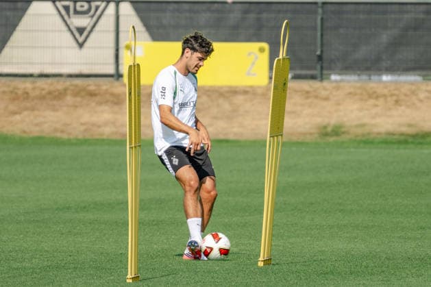 Giovanni Reyna (Borussia Moenchengladbach, 13) bei Passuebungen. Oeffentliches Training Borussia Moenchengladbach auf dem Trainingsgelaende am ista-Borussia Park, 1. Bundesliga, Fussball, Saison 2026 2027, 30.07.2026 oeffentliches Training Borussia Moenchengladbach, 1. Bundesliga, Saison 2026 2027, 30.07.2026 Moenchengladbach *** Giovanni Reyna, Borussia Mönchengladbach, age 13, during passing drills. Public training session for Borussia Mönchengladbach at the training facility at ista Borussia Park, Bundesliga 1, soccer, 2026–2027 season, July 30, 2026, Borussia Mönchengladbach public training session, Bundesliga 1, 2026–2027 season, July 30, 2026, Mönchengladbach Copyright: xEibner-Pressefoto ThomasxHaeslerx EP_THR