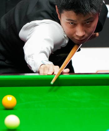 (260730) -- SHANGHAI, July 30, 2026 -- Zhao Xintong competes during the quarterfinal match between Zhao Xintong of China and Neil Robertson of Australia at the World Snooker Shanghai Masters 2026 in Shanghai, east China, July 30, 2026. ) (SP)CHINA-SHANGHAI-SNOOKER-SHANGHAI MASTERS 2026-QUARTERFINALS (CN) DingxTing 