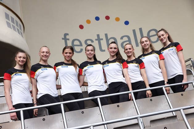 Frankfurt am Main, July 30, 2026: Team Germany from left Lada Pusch (TSV Schmiden), Alina Ott (TSV Nürnberg 1846), Anastasia Simakova (TSV Schmiden), Alisa Datsenko (TSV Schmiden), Helena Ripken (VfL Zehlendorf), Anja Kosan (SC Siemensstadt), Anna-Maria Shatokhin (TSV Schmiden) and Darja Varfolomeev (TSV Schmiden), during a media day from Deutscher Turner-Bund (DTB) ahead of the Rhythmic gymnastics, Rhythmische Sportgymnastik, RSG World Championships at Festhalle Frankfurt (Aug. 12 16.2026) *** Frankfurt am Main, July 30, 2026 Team Germany, from left: Lada Pusch (TSV Schmiden), Alina Ott (TSV Nürnberg 1846), Anastasia Simakova (TSV Schmiden), Alisa Datsenko (TSV Schmiden), Helena Ripken (VfL Zehlendorf), Anja Kosan (SC Siemensstadt), Anna Maria Shatokhin (TSV Schmiden), and Darja Varfolomeev (TSV Schmiden), during a media day hosted by the German Gymnastics Federation (DTB) ahead of the Rhythmic Gymnastics World Championships at the Festhalle Frankfurt, August 12–16, 2026 Copyright: HMBxMedia JoaquimxFerreira