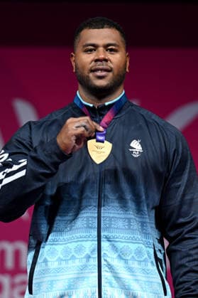 COM26 WEIGHTLIFTING, Taniela Tuisuva Rainibogi of Fiji is presented the Gold medal during the medal ceremony for the Men™s 110kg Weightlifting during the Glasgow 2026 Commonwealth Games at the SEC Armadillo in Glasgow, Scotland, Thursday, July 30, 2026. ( NO ARCHIVING, EDITORIAL USE ONLY Glasgow Scotland United Kingdom  Copyright: xLUKASxCOCHx 20260730142199000368