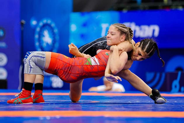 U17, U 17 Wrestling World Championships 46kg WW - Vivien Szentpal (HUN) df. Elif Su Aksoy (TUR) *** U17 Wrestling World Championships, 46 kg WW: Vivien Szentpal (HUN) def. Elif Su Aksoy (TUR) Copyright: xKostadinxAndonovx UWW-U17-WC-BAKU-2026