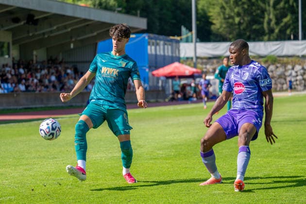 SOCCER - Augsburg vs Bournemouth, test match SAALFELDEN AM STEINERNEN MEER,AUSTRIA,30.JUL.26 - SOCCER - 1. DFL, 1. Deutsche Bundesliga, Premier League, FC Augsburg vs AFC Bournemouth, test match. Image shows Rodrigo Ribeiro (Augsburg) and Bafode Diakite (Bournemouth).  GEPAxpictures xWolfgangxKofler