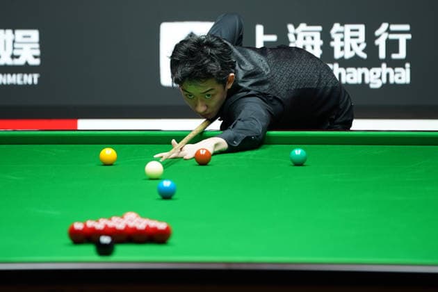 SHANGHAI, CHINA - JULY 30: Wu Yize of China plays a shot in the Quarterfinal match against Shaun Murphy of England on Day 4 of the 2026 Snooker Shanghai Masters at Luwan Gymnasium on July 30, 2026 in Shanghai, China.  Copyright: xTaixChengzhex 111657297512