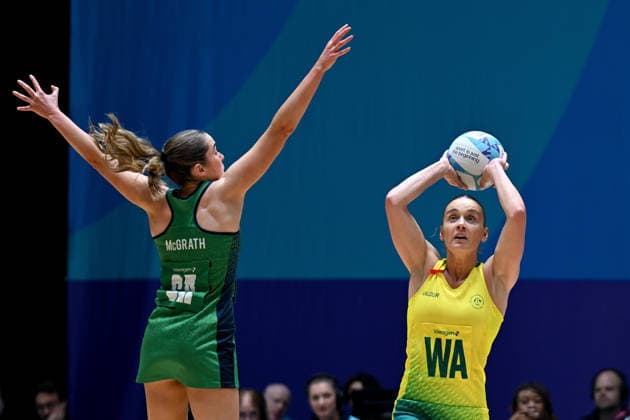 COM26 NETBALL, Liz Watson of Australia looks to pass the ball during the Preliminary Round Pool A netball match between Australia and Northern Ireland at the Glasgow 2026 Commonwealth Games at The Hydro in Glasgow, Scotland, Thursday, July 30, 2026. ( NO ARCHIVING, EDITORIAL USE ONLY Glasgow United Kingdom  Copyright: xLUKASxCOCHx 20260731117974588448
