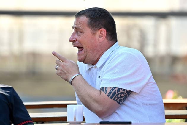 Max EBERL (Sportvorstand FC Bayern Muenchen),zeigt,Gestik, Fingerzeig, Einzelbild,angeschnittenes Einzelmotiv,Halbfigur,halbe Figur, Testspiel FC Rottach Egern - FC Bayern Muenchen Trainingslager in Rottach Egern am 30.07.2026. Fussball 1. Bundesliga,Saison 2026 2027. *** Max EBERL, sporting director of FC Bayern Munich, gestures, pointing, single frame, cropped close-up, half-length portrait, FC Rottach Egern vs. FC Bayern Munich friendly match at the training camp in Rottach Egern on July 30, 2026; soccer, Bundesliga 1, 2026–2027 season