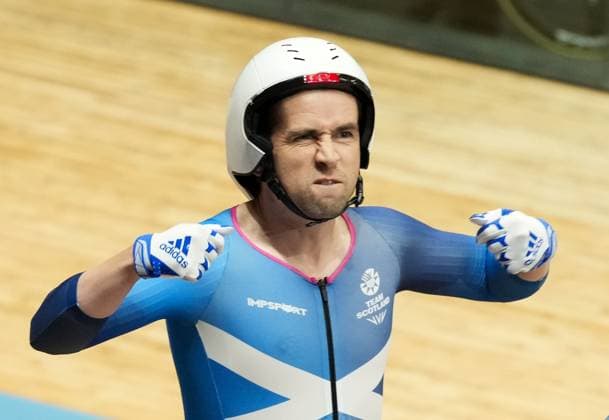 Neil Fachie MBE celebrates winning gold, piloted by Aaron Pope, in the Men s Tandem B 1000m Time Trial. Glasgow 2026 Commonwealth Games, Day Eight, Glasgow, Scotland, UK - 30 Jul 2026Glasgow Scotland United Kingdom  Copyright: xStuartxWallace Shutterstockx 17016079i