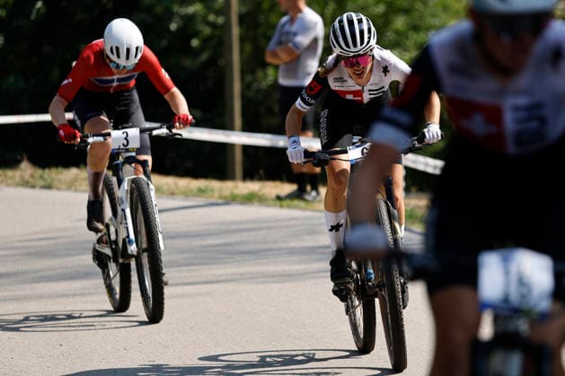30.07.2026, Monteceneri, Monte Ceneri, 2026 UEC MTB European Championship, EM, Europameisterschaft XCC Women U23 s Final (cross country short track) Elina Benoit 6 (SUI) and Lisa Kristine Jorde 3 (NOR) chasing the leaders Monteceneri Monte Ceneri Ticino Switzerland *** July 30, 2026, Monteceneri, Monte Ceneri, 2026 UEC MTB European Championship XCC Women U23 Final, cross-country short track: Elina Benoit (6, SUI) and Lisa Kristine Jorde (3, NOR) chasing the leaders; Monteceneri, Monte Ceneri, Ticino, Switzerland Copyright: xJustPictures.ch FrancescoxMinghettix jp-en-FrMi-_NG_1471