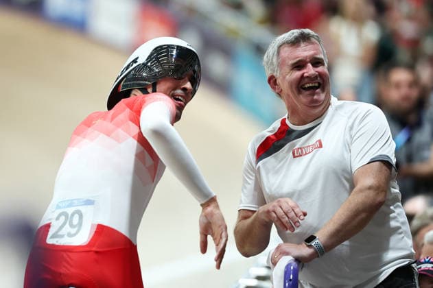 Glasgow 2026 Commonwealth Games Picture by Alex Whitehead SWpix.com - 30 07 2026 - Glasgow 2026 Commonwealth Games - Track cycling, Rad, Radsport, Bahnrad, Bahn and Para Track Cycling - Sir Chris Hoy Velodrome, Glasgow, Scotland - Men s 4000m Team Pursuit - For Gold - Henry Hobbs, Charlie Tanfield, William Perrett, Ethan Vernon of England celebrate winning the Commonwealth Gold Medal Glasgow Sir Chris Hoy Velodrome Scotland Copyright: x xSWpix.comx(t axPhotographyxHubxLtd)xAlexxWhitehead SWpix.comx SWP-3030-16188