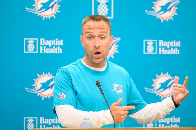 MIAMI GARDENS, FL - JULY 30: Miami Dolphins head coach Jeff Hafley gestures as he speaks with the media during the Miami Dolphins Training Camp on July 30, 2026, at the Baptist Health Training Complex in Miami Gardens, FL. (Photo by Doug Murray Icon Sportswire) NFL, American Football Herren, USA JUL 30 Dolphins Training Camp EDITORIAL USE ONLY Icon796260730090
