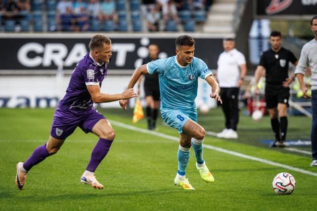 Cherkasy s Hennadii Pasich and Gent s Laszlo Benes fight for the ball during a soccer game between Belgian KAA Gent and Ukrainian FC LNZ Cherkasy, Thursday 30 July 2026 in Gent, the return leg of the second qualifying round for the UEFA Conference League. The first leg ended in a 0-0 draw. KURTxDESPLENTER  x182422557x