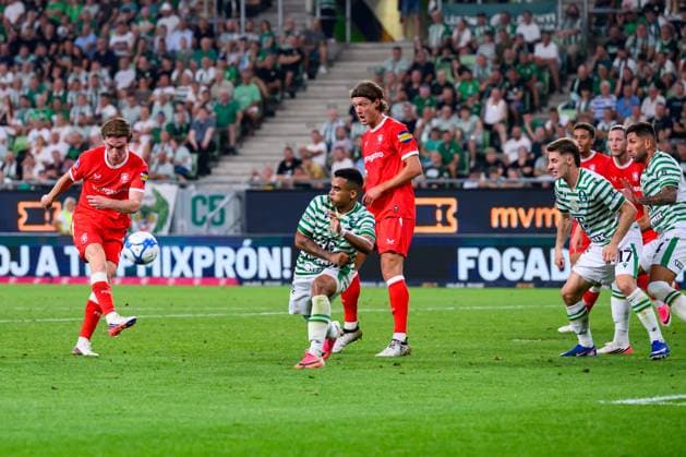 Budapest , 30-07-2026 , Groupama Arena , season 2026 2027 , UEFA Europa League play-off football , match between Ferencvarosi TC and FC Twente , picture shows FC Twente player Daan Rots FC Twente player Sam Lammers Ferencvarosi - Twente  x205335565x Copyright: