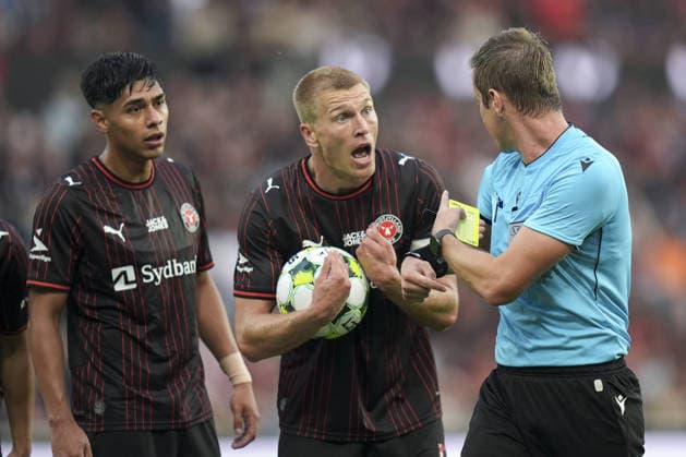 Midtjylland v Besiktas - UEFA Europa League HERNING, DENMARK - JULY 30: Midtjylland player Rasmus Nissen Kristensen (C) reacts to the referee s decision during the UEFA Europa League second qualifying round second-leg match between Midtjylland and Besiktas at MCH Arena in Herning, Denmark, on July 30, 2026. Arife Karakum Anadolu Herning Denmark. Editorial use only. Please get in touch for any other usage.  Copyright: x2026xAnadoluxArifexKarakumx