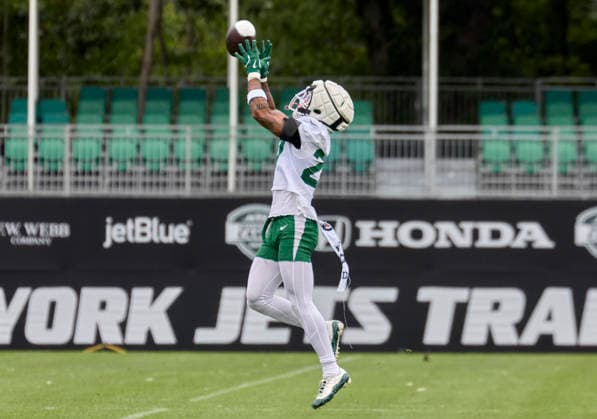 NFL, American Football Herren, USA 2026: NY Jets Training Camp JUL 30 New York Jet safety Malachi Moore (27) during training camp at the Atlantic Health Jets Training Center, Florham Park, New Jersey. Duncan Williams CSM (Credit Image: Duncan Williams Cal Media) Florham Park New Jersey United States EDITORIAL USE ONLY Copyright: xx ZUMA-20260730_zma_c04_037.jpg DuncanxWilliamsx csmphotothree507152