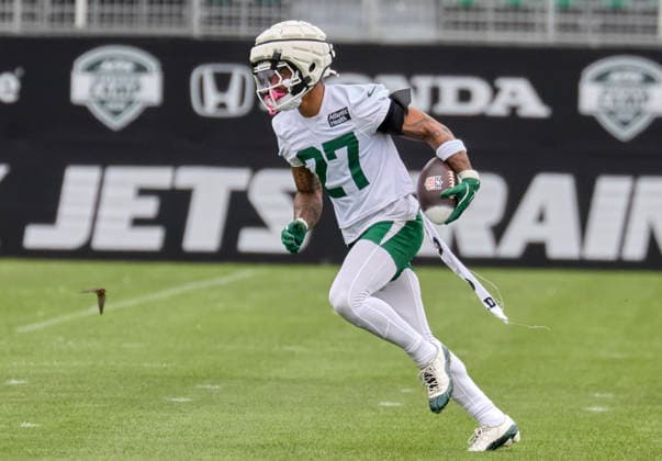 NFL, American Football Herren, USA 2026: NY Jets Training Camp JUL 30 New York Jet safety Malachi Moore (27) during training camp at the Atlantic Health Jets Training Center, Florham Park, New Jersey. Duncan Williams CSM (Credit Image: Duncan Williams Cal Media) Florham Park New Jersey United States EDITORIAL USE ONLY Copyright: xx ZUMA-20260730_zma_c04_028.jpg DuncanxWilliamsx csmphotothree507161