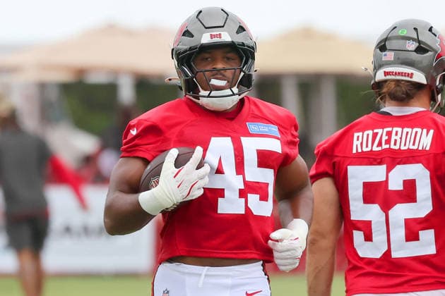 TAMPA, FL - JULY 30: Tampa Bay Buccaneers Linebacker Josiah Trotter (45) goes thru drills during Training Camp on July 30, 2026 at the AdventHealth Training Center at One Buccaneer Place in Tampa, Florida. (Photo by Cliff Welch Icon Sportswire) NFL, American Football Herren, USA JUL 30 Tampa Bay Buccaneers Training Camp EDITORIAL USE ONLY Icon357260730326