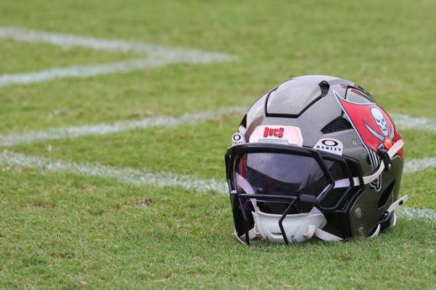 TAMPA, FL - JULY 30: Tampa Bay Buccaneers Helmet sits along the sidelines during Training Camp on July 30, 2026 at the AdventHealth Training Center at One Buccaneer Place in Tampa, Florida. (Photo by Cliff Welch Icon Sportswire) NFL, American Football Herren, USA JUL 30 Tampa Bay Buccaneers Training Camp EDITORIAL USE ONLY Icon357260730329