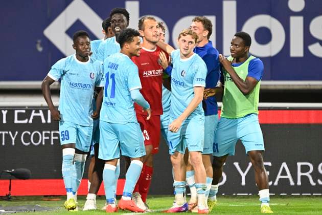 KAA Gent v LNZ Cherkasy - UEFA Conference League GENT, BELGIUM - JULY 30 : Players of KAA Gent celebrating with Roef Davy goalkeeper of KAA Gent after the penalties shoot out win during the UEFA Conference League 2026 27 second qualifying round second leg between KAA Gent and LNZ Cherkasy on July 30, 2026 in Gent, Belgium, 30 07 2026 Gent Belgium  Copyright: xNicoxVereeckenx