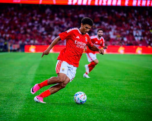 July 30, 2026, Lisbon, Lisbon, Portugal: Alexander Bah of SL Benfica in control of the ball in another attack during UEFA Europa League-2nd Qualifying RoundÃ¢â‚¬2nd Leg, match between SL Benfica and FC St. Gallen at Luz Stadium, Lisbon, Portugal, on july 30, 2026. Lisbon Portugal - ZUMAr200 20260730_zsp_r200_016 Copyright: xNunoxReisinhox