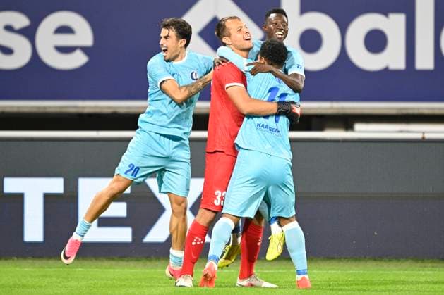KAA Gent v LNZ Cherkasy - UEFA Conference League GENT, BELGIUM - JULY 30 : Players of KAA Gent celebrating with Roef Davy goalkeeper of KAA Gent after the penalties shoot out win during the UEFA Conference League 2026 27 second qualifying round second leg between KAA Gent and LNZ Cherkasy on July 30, 2026 in Gent, Belgium, 30 07 2026 Gent Belgium  Copyright: xNicoxVereeckenx