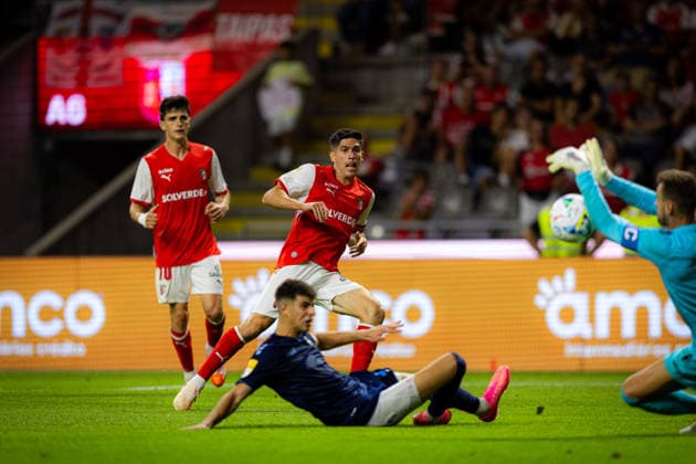 Pau Victor, Fran Navarro, Nemanja Vidojevic and Zoran Popovic seen during UEFA Conference League qualifying game between teams of SC Braga and FK Zeleznicar Pancevo (Luis Santos Ball Raw Images) Braga Estadio Municipal de Braga Portugal Copyright: xLuisxSantosx luissantos_braga_zeleznicar_2627_86