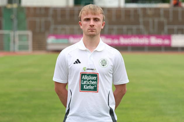 30.07.2026, xrekx, Fussball Regionalliga Suedwest, FC Homburg - Fototermin Saison 2026 27 v.l. Clemens Struck Athletiktrainer (FC 08 Homburg) (DFL DFB REGULATIONS PROHIBIT ANY USE OF PHOTOGRAPHS as IMAGE SEQUENCES and or QUASI-VIDEO) Homburg *** July 30, 2026, xrekx, Regional League Southwest Soccer, FC Homburg Photo Session, 2026–27 Season; from left: Clemens Struck, Athletic Trainer, FC 08 Homburg. DFL and DFB regulations prohibit any use of photographs as image sequences and or quasi-video. Homburg