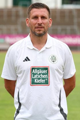 30.07.2026, xrekx, Fussball Regionalliga Suedwest, FC Homburg - Fototermin Saison 2026 27 v.l. Sven Sökler Soekler Co-Trainer (FC 08 Homburg) (DFL DFB REGULATIONS PROHIBIT ANY USE OF PHOTOGRAPHS as IMAGE SEQUENCES and or QUASI-VIDEO) Homburg *** July 30, 2026, xrekx, Regional League Southwest Soccer, FC Homburg Photo Session, 2026–27 Season; from left: Sven Sökler, Assistant Coach, FC 08 Homburg. DFL and DFB regulations prohibit any use of photographs as image sequences and or quasi-video. Homburg