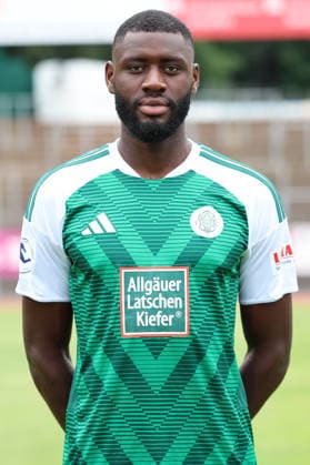 30.07.2026, xrekx, Fussball Regionalliga Suedwest, FC Homburg - Fototermin Saison 2026 27 v.l. Aaron Manu (FC 08 Homburg) (DFL DFB REGULATIONS PROHIBIT ANY USE OF PHOTOGRAPHS as IMAGE SEQUENCES and or QUASI-VIDEO) Homburg *** July 30, 2026, xrekx, Soccer Regional League Southwest, FC Homburg Photo Op for the 2026–27 Season; from left: Aaron, Manu, FC 08 Homburg. DFL and DFB regulations prohibit any use of photographs as image sequences and or quasi-video. Homburg