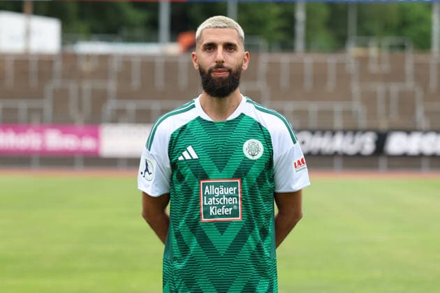 30.07.2026, xrekx, Fussball Regionalliga Suedwest, FC Homburg - Fototermin Saison 2026 27 v.l. Hilal El-Helwe (FC 08 Homburg) (DFL DFB REGULATIONS PROHIBIT ANY USE OF PHOTOGRAPHS as IMAGE SEQUENCES and or QUASI-VIDEO) Homburg *** July 30, 2026, xrekx, Regional League Southwest Soccer, FC Homburg Photo Op, 2026–27 Season, from left: Hilal El Helwe, FC 08 Homburg. DFL and DFB regulations prohibit any use of photographs as image sequences and or quasi-video. Homburg
