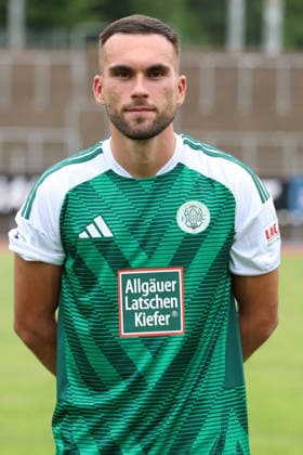 30.07.2026, xrekx, Fussball Regionalliga Suedwest, FC Homburg - Fototermin Saison 2026 27 v.l. Emir Kuhinja (FC 08 Homburg) (DFL DFB REGULATIONS PROHIBIT ANY USE OF PHOTOGRAPHS as IMAGE SEQUENCES and or QUASI-VIDEO) Homburg *** July 30, 2026, xrekx, Regional League Southwest Soccer, FC Homburg Photo Session, 2026–27 Season; from left: Emir Kuhinja, FC 08 Homburg. DFL and DFB regulations prohibit any use of photographs as image sequences and or quasi-video. Homburg
