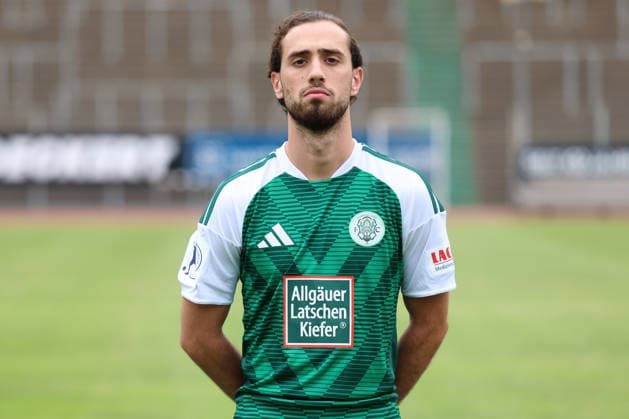 30.07.2026, xrekx, Fussball Regionalliga Suedwest, FC Homburg - Fototermin Saison 2026 27 v.l. Birkan Celik (FC 08 Homburg) (DFL DFB REGULATIONS PROHIBIT ANY USE OF PHOTOGRAPHS as IMAGE SEQUENCES and or QUASI-VIDEO) Homburg *** July 30, 2026, xrekx, Regional League Southwest Soccer, FC Homburg Photo Session, 2026–27 Season, from left: Birkan Celik, FC 08 Homburg. DFL and DFB regulations prohibit any use of photographs as image sequences and or quasi-video. Homburg