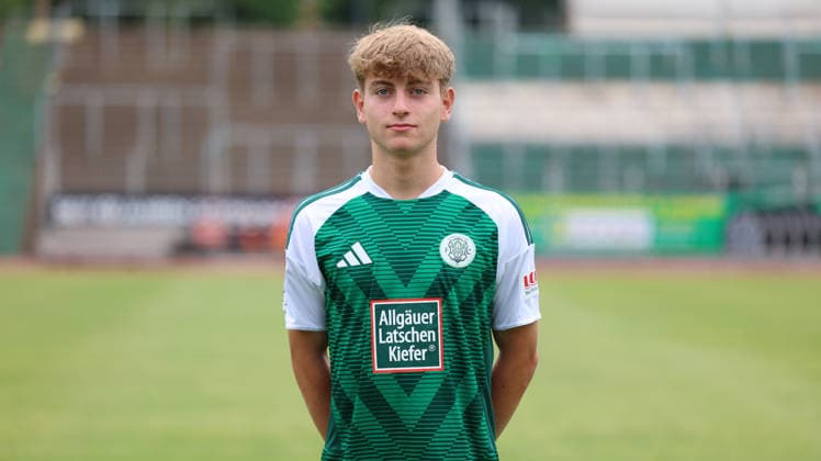 30.07.2026, xrekx, Fussball Regionalliga Suedwest, FC Homburg - Fototermin Saison 2026 27 v.l. Irakli Maruashvili (Fc 08 Homburg) (DFL DFB REGULATIONS PROHIBIT ANY USE OF PHOTOGRAPHS as IMAGE SEQUENCES and or QUASI-VIDEO) Homburg *** July 30, 2026, xrekx, Regional League Southwest Soccer, FC Homburg Photo Op, 2026–27 Season, from left: Irakli Maruashvili, FC 08 Homburg. DFL and DFB regulations prohibit any use of photographs as image sequences and or quasi-video. Homburg