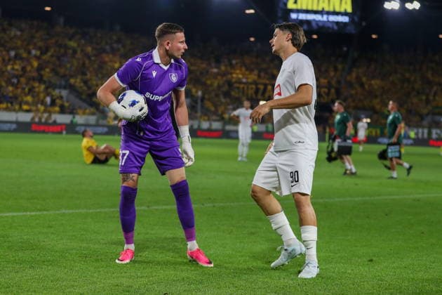 Katowice 30.07.2026. Pilka nozna Liga Konferencji UEFA sezon 2025 2026 runda 2 mecz: GKS Katowice - MSK Zilina --- Football UEFA Conference League season 2025 2026 round 2 match: GKS Katowice - MSK Zilina nz Gabriel Kobylak, Dani Homet Fot. Kacper Staniec NEWSPIX.PL --- newspix.pl POLAND OUT! 