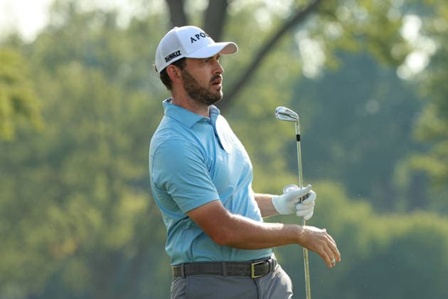 Rocket Classic DETROIT, MICHIGAN - JULY 30: Patrick Cantlay of the United States plays his shot toward the 18th green during the first round of the Rocket Classic 2026 at the Detroit Country Club in Detroit, Michigan, MI, USA Thursday, July 30, 2026. Detroit Michigan United States  Copyright: xJorgexLemusx originalFilename:lemus-rocketcl260730_npxtk.jpg