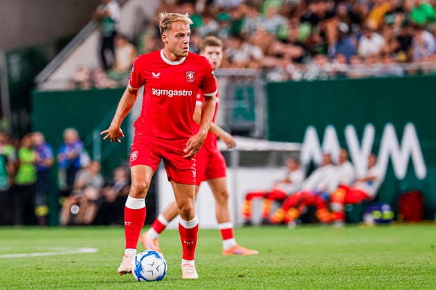 BUDAPEST, HUNGARY - JULY 30: Thomas van den Belt of FC Twente runs with the ball during the UEFA Europa League 2026 27 Second Qualifying Round Second Leg match between Ferencvaros and FC Twente at Groupama Arena on July 30, 2026 in Budapest, Hungary.  Copyright: xMTB-Photo MB-Mediax