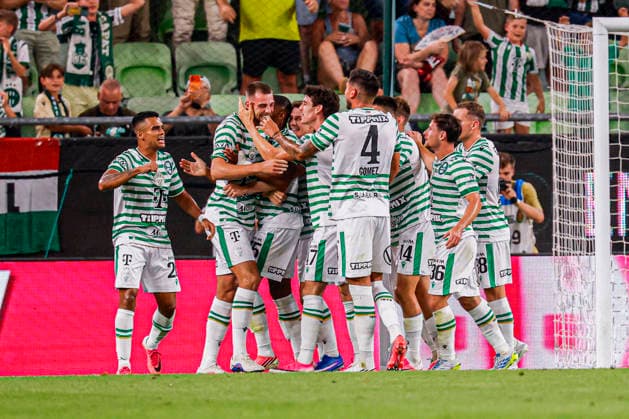 BUDAPEST, HUNGARY - JULY 30: Toon Raemaekers of Ferencvaros celebrates with teammates after scoring his teams first goal during the UEFA Europa League 2026 27 Second Qualifying Round Second Leg match between Ferencvaros and FC Twente at Groupama Arena on July 30, 2026 in Budapest, Hungary.  Copyright: xMTB-Photo MB-Mediax