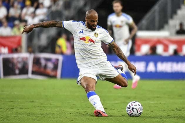 Lukas Nmecha (Leeds United) takes a goal scoring shot during the pre-season friendly match between Sunderland AFC and Leeds United at Sports Illustrated Stadium on July 30, 2026 in Harrison, NJ, United States.  Copyright: xRebekahxWynkoopx xSPPx Sportspressphoto_SPR198695