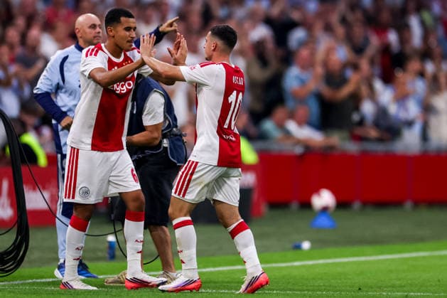 AMSTERDAM, NETHERLANDS - JULY 30: Oscar Gloukh of AFC Ajax, right, is substituted for Abdellah Ouazane of AFC Ajax during the UEFA Conference League 2026 27 second qualifying round second leg match between AFC Ajax and at Johan Cruijff Arena on July 30, 2026 in Amsterdam, Netherlands.  Copyright: xRenexNijhuis MBxMediax