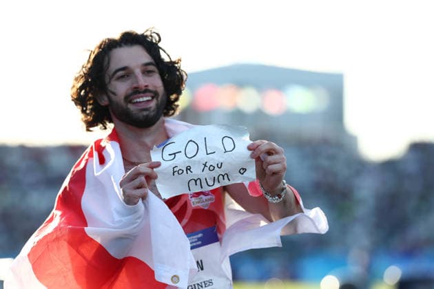 July 30, 2026, Glasgow, Scotland, Great Britain: ZACHARY SHAW of England celebrates winning the Athletics Men s 100m T12 Final of the Commonwealth Games Glasgow 2026 at the Scotstoun Stadium in Glasgow, Scotland and got a message for his mother. Commowealth Games 2026: Athletics  - ZUMAc179 20260730_zep_c179_113 Copyright: xMickaelxChavetx