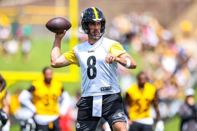 July 30, 2026, Latrobe, Pennsylvania, USA: Pittsburgh Steelers quarterback AARON RODGERS (8) throws a pass during the Pittsburgh Steelers Training Camp in Latrobe, Pennsylvania. NFL, American Football Herren, USA 2026: Pittsburgh Steelers Training Camp  - ZUMAg257 20260730_zsp_g257_075 Copyright: xBrentxGudenschwagerx
