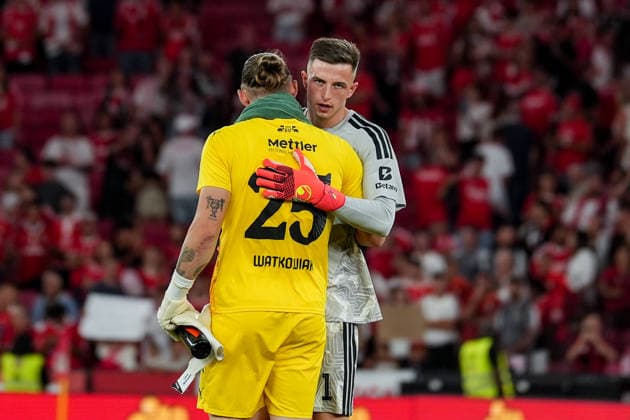 Fussball, UEFA Europa League Qualifikation: SL Benfica vs. FC St. Gallen 1879, Donnerstag, 30.07.2026 (Estadio da Luz, Lissabon, Portugal); Anatoliy Trubin (1, SL Benfica), Lukas Watkowiak (25, FC St. Gallen) *** Soccer, UEFA Europa League Qualifying: SL Benfica vs. FC St. Gallen 1879, Thursday, July 30, 2026, Estadio da Luz, Lisbon, Portugal; Anatoliy Trubin 1 (SL Benfica), Lukas Watkowiak 25 (FC St. Gallen) Copyright: xValentinxDomgjonix