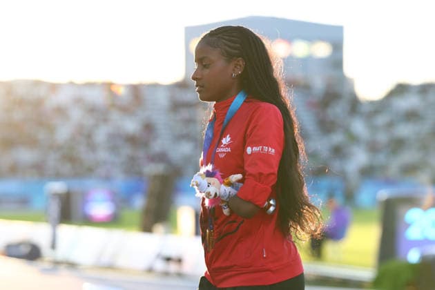 July 30, 2026, Glasgow, Scotland, Great Britain: SHERIAUNA HAASE of Canada with her gold medal in the Athletics Women s 100m T47 of the Commonwealth Games Glasgow 2026 at the Scotstoun Stadium in Glasgow, Scotland. Glasgow Great Britain - ZUMAc179 20260730_zep_c179_124 Copyright: xMickaelxChavetx