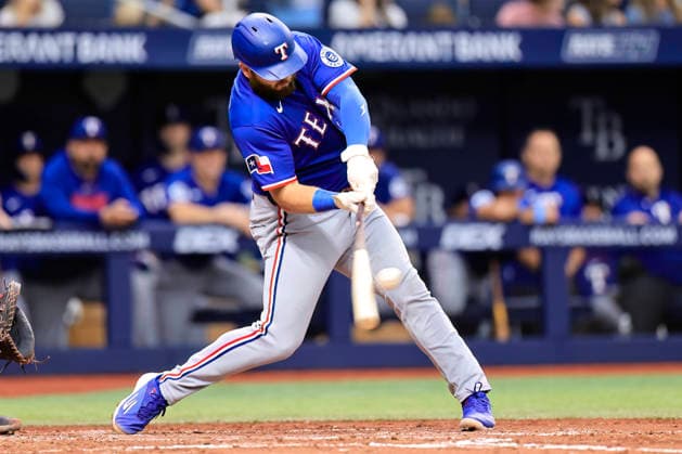 July 30, 2026, St. Petersburg, Florida, USA: Texas Rangers first baseman Jake Burger (21) flies out to Tampa Bay Rays center fielder Cedric Mullins (31) during an MLB, Baseball Herren, USA game on July 30, 2026 at Tropicana Field. The Rays beat the Rangers 3-2 and won the series. St. Petersburg USA - ZUMAh180 20260730_zsp_h180_027 Copyright: xKimxHukarix