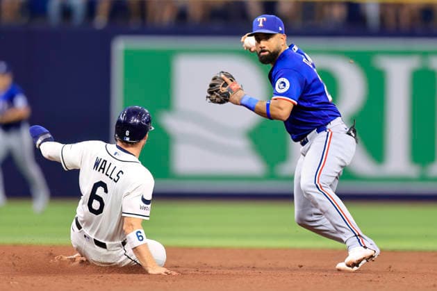 July 30, 2026, St. Petersburg, Florida, USA: Texas Rangers shortstop Ezequiel Duran (20) turns a double play getting the out on Tampa Bay Rays shortstop Taylor Walls (6) at second base during an MLB, Baseball Herren, USA game on July 30, 2026 at Tropicana Field. The Rays beat the Rangers 3-2 and won the series. St. Petersburg USA - ZUMAh180 20260730_zsp_h180_062 Copyright: xKimxHukarix