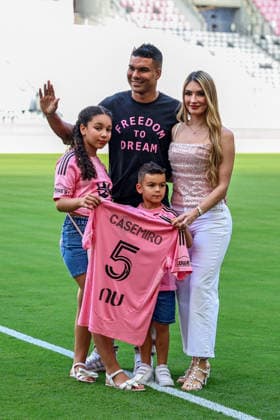 July 30, 2026, Miami, Florida, USA: Brazilian midfielder Casemiro is seen with his family as he is introduced as Inter Miami s new signing during a welcome and media event at NU Stadium in Miami, Florida, Miami USA - ZUMAa257 20260730_zsp_a257_006 Copyright: xChrisxArjoonx