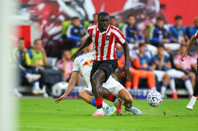 HARRISON, NJ - JULY 30: Sebastiaan Bornauw 33 of Leeds United FC battles Brian Brobbey 9 of Sunderland AFC during the game on July 30, 2026 at Sports Illustrated Stadium in Harrison, New Jersey. (Photo by Rich Graessle Icon Sportswire) SOCCER: JUL 30 Leeds United v Sunderland AFC EDITORIAL USE ONLY Icon260723029556
