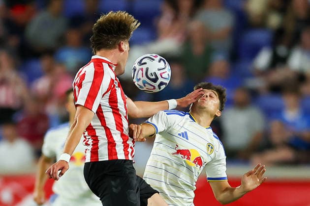 HARRISON, NJ - JULY 30: Leo Hjeide 33 of Sunderland AFC heads the ball during the game against Leeds United FCC on July 30, 2026 at Sports Illustrated Stadium in Harrison, New Jersey. (Photo by Rich Graessle Icon Sportswire) SOCCER: JUL 30 Leeds United v Sunderland AFC EDITORIAL USE ONLY Icon260723029594