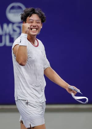 Sport Bilder des Tages LOS CABOS TENNIS OPEN 2026 LOS CABOS TENNIS OPEN 2026 CAMERON WONG VS JENSON BROOKSBY 30072026 LOS CABOS, BAJA CALIFORNIA, MEXICO. Action photo of Cameron Wong of Honk Kong, during quarter final game of the Los Cabos Tennis Open 2026 held at the Cabo Sports Complex in Baja California, Mexico. Foto de accion de Cameron Wong de Honk Kong, durante juego de cuartos de final del Los Cabos Tennis Open 2026 celebrado en el Cabo Sports Complex de Baja California, Mexico. PHOTO BY IMAGENSHOP AGENCIA FOTOGRAFICA LOS CABOS BAJA CALIFORNIA MEXICO *** LOS CABOS TENNIS OPEN 2026 LOS CABOS TENNIS OPEN 2026 CAMERON WONG VS JENSON BROOKSBY 07 30 2026 LOS CABOS, BAJA CALIFORNIA, MEXICO Action photo of Cameron Wong of Hong Kong during the quarterfinal match of the 2026 Los Cabos Tennis Open held at the Cabo Sports Complex in Baja California, Mexico Action photo of Cameron Wong of Hong Kong, during the quarterfinal match of the 2026 Los Cabos Tennis Open held at the Cabo Sports Complex in Baja California, Mexico. PHOTO BY IMAGENSHOP PHOTO AGENCY LOS CABOS, BAJA CALIFORNIA, MEXICO Copyright: xIMAGENSHOPxAGENCIAxFOTOGRAFICAx