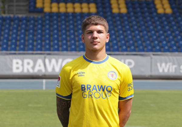 Jovan Mijatovic (Eintracht Braunschweig) ; Eintracht Braunschweig; 2.BL, Portraettermin 2026 2027 *** Jovan Mijatovic Eintracht Braunschweig Eintracht Braunschweig 2 BL, Photo Shoot 2026 2027