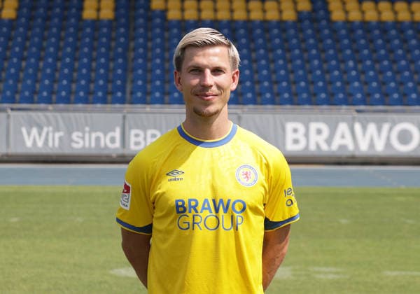 Lino Tempelmann (Eintracht Braunschweig) ; Eintracht Braunschweig; 2.BL, Portraettermin 2026 2027 *** Lino Tempelmann, Eintracht Braunschweig, Eintracht Braunschweig 2 (2nd Bundesliga), Photo Shoot 2026, 2027