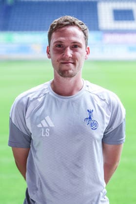 Fussball, 3.Liga Saison 2026 2027 Team- und Porträtfototermin MSV Duisburg 30.07.2026, schauinsland-reisen-arena Luca Schlüter (Physio, MSV Duisburg) Duisburg schauinsland-reisen-arena Nordrhein-Westfalen Deutschland *** Sports, Soccer, 3rd Division 2026–2027 Season: MSV Duisburg Team and Portrait Photo Session, July 30, 2026, Schauinsland Reisen Arena, Luca Schlüter (physical therapist), MSV Duisburg, Duisburg, Schauinsland Reisen Arena, North Rhine-Westphalia, Germany